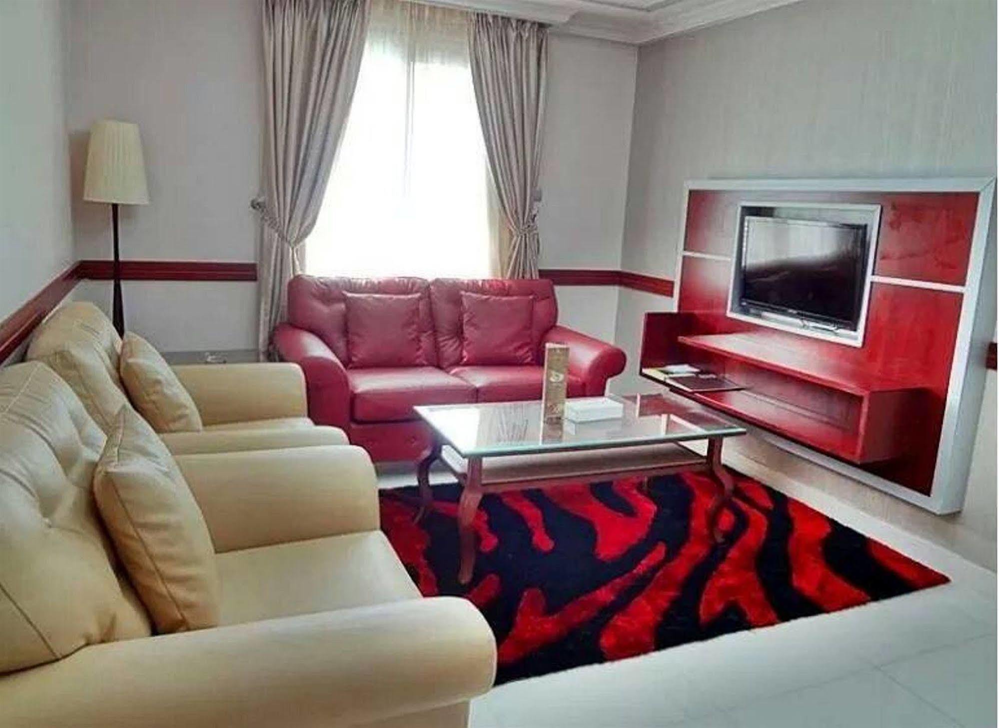 Hala Inn Hotel Apartments - BAITHANS Adschman Exterior foto